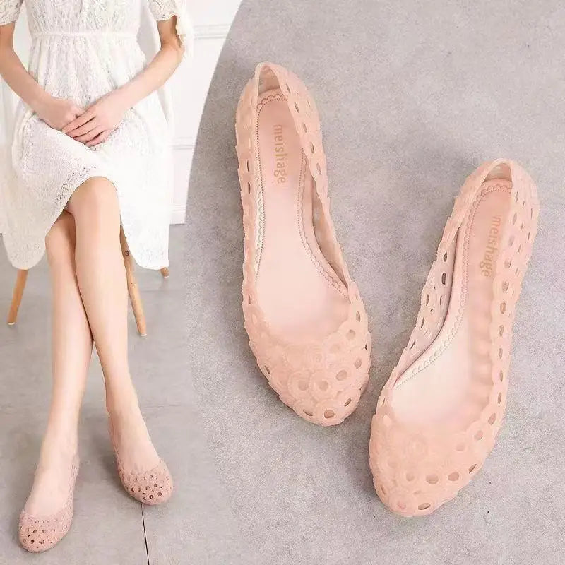New Summer Women's Baotou Hollow Out Shallow Flat Sole Sandals Soft Bottom Non Slip Breathable Flat Sole Beach Sandals