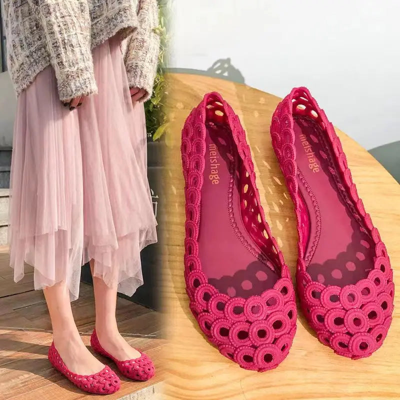 New Summer Women's Baotou Hollow Out Shallow Flat Sole Sandals Soft Bottom Non Slip Breathable Flat Sole Beach Sandals