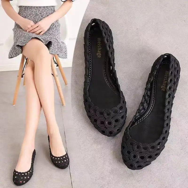 New Summer Women's Baotou Hollow Out Shallow Flat Sole Sandals Soft Bottom Non Slip Breathable Flat Sole Beach Sandals