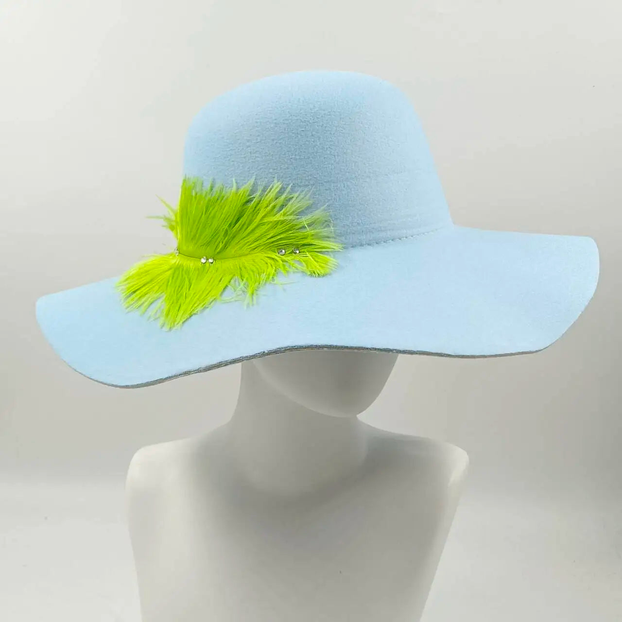 Autumn and Winter Women's French Elegant Retro Army Green Woolen Felt Top Hat Winter hats woman British Hepburn Bell shaped Fish