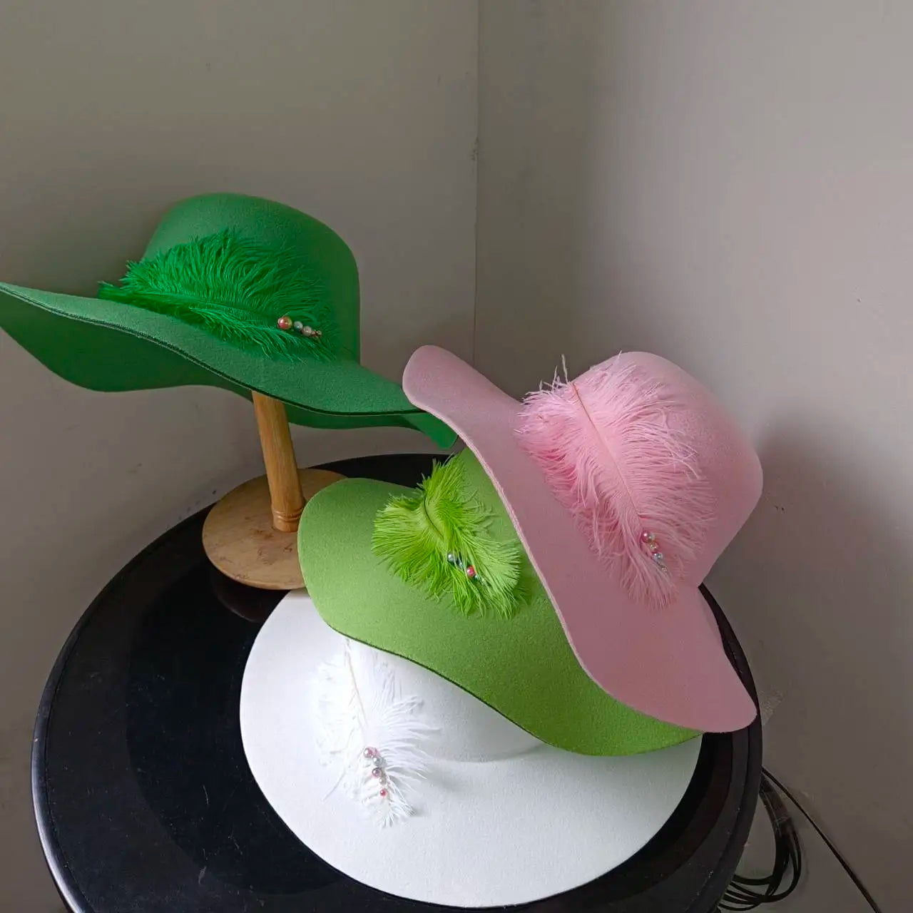 Autumn and Winter Women's French Elegant Retro Army Green Woolen Felt Top Hat Winter hats woman British Hepburn Bell shaped Fish