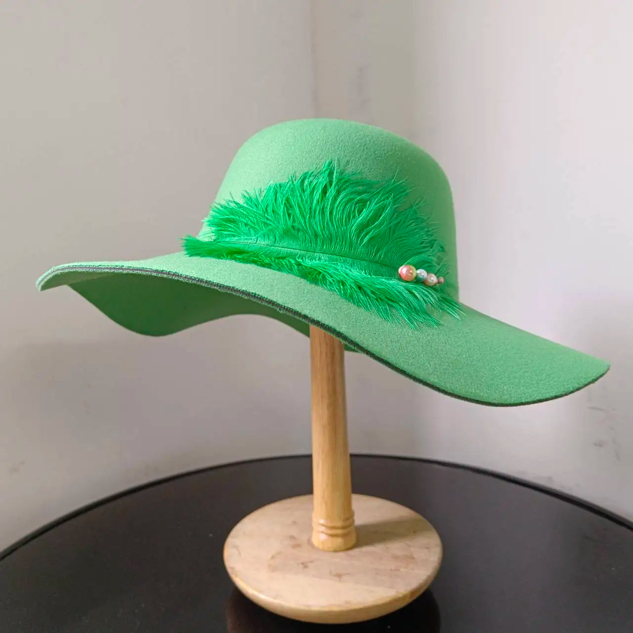 Autumn and Winter Women's French Elegant Retro Army Green Woolen Felt Top Hat Winter hats woman British Hepburn Bell shaped Fish