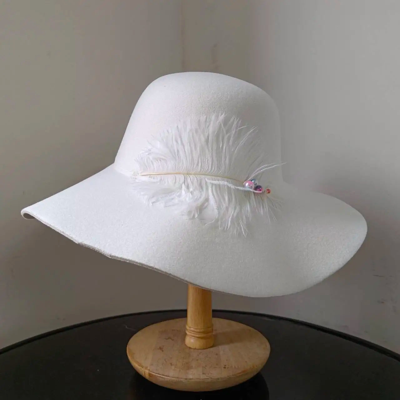 Autumn and Winter Women's French Elegant Retro Army Green Woolen Felt Top Hat Winter hats woman British Hepburn Bell shaped Fish