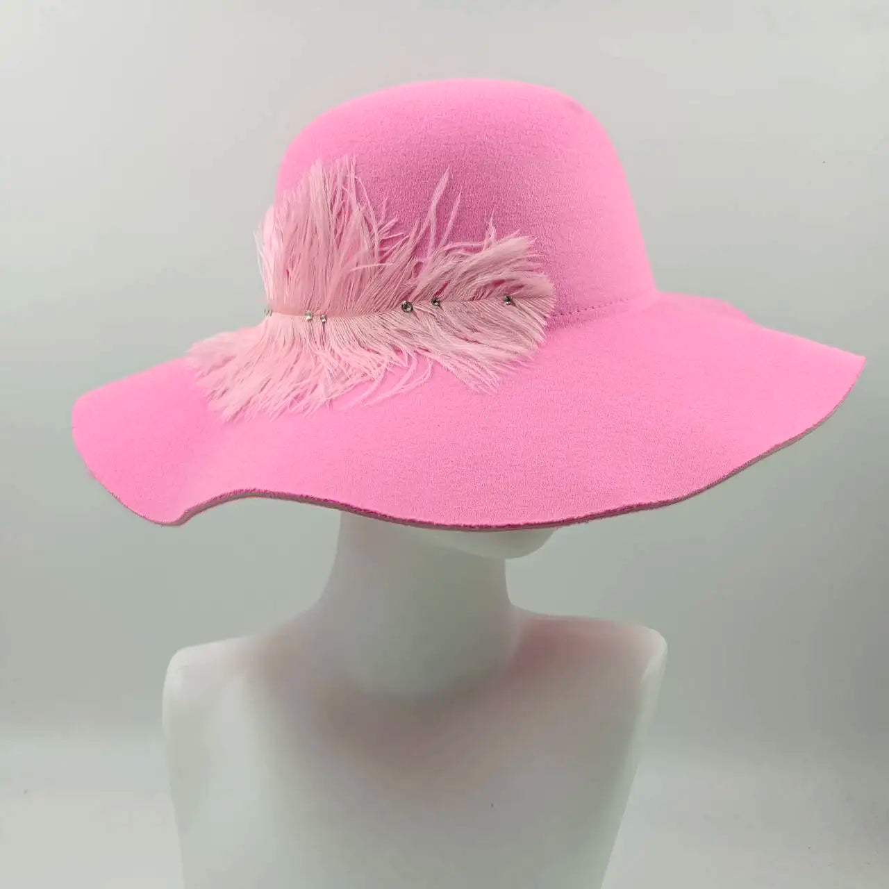 Autumn and Winter Women's French Elegant Retro Army Green Woolen Felt Top Hat Winter hats woman British Hepburn Bell shaped Fish