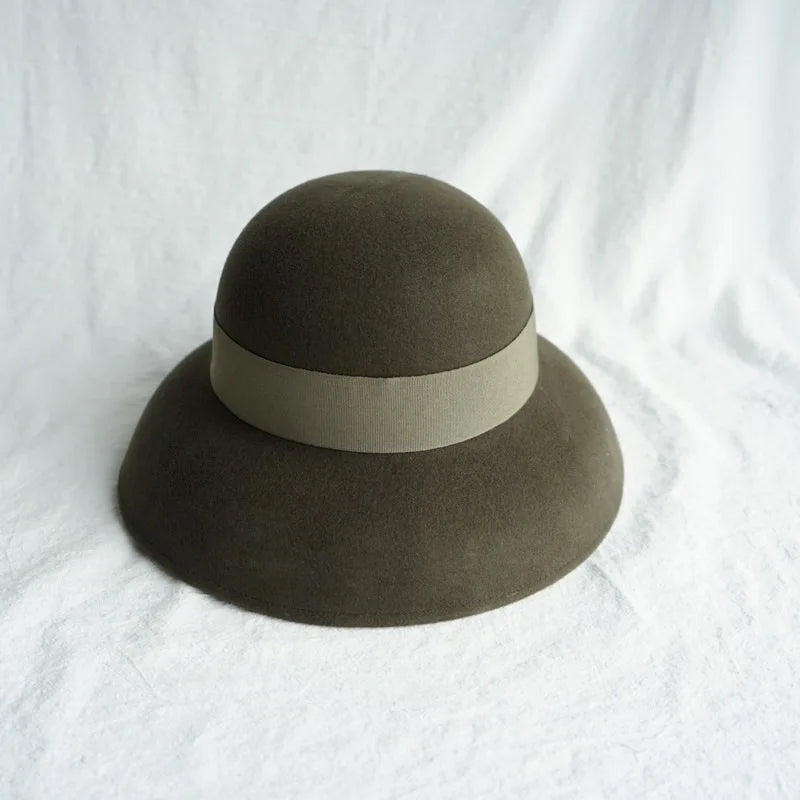 Autumn and Winter Women's French Elegant Retro Army Green Woolen Felt Top Hat Winter hats woman British Hepburn Bell shaped Fish