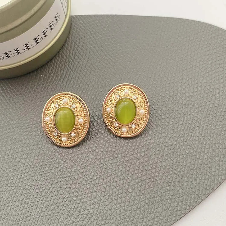 Vintage Korean Green Opal Clip on Earrings for Women No Pierced Ears French Retro Baroque Small Resin Round Stone Clip Earrings