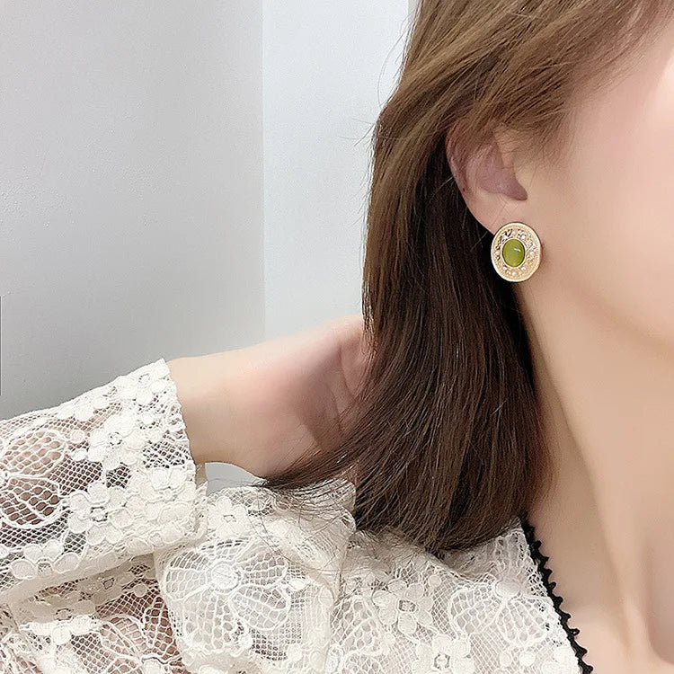 Vintage Korean Green Opal Clip on Earrings for Women No Pierced Ears French Retro Baroque Small Resin Round Stone Clip Earrings