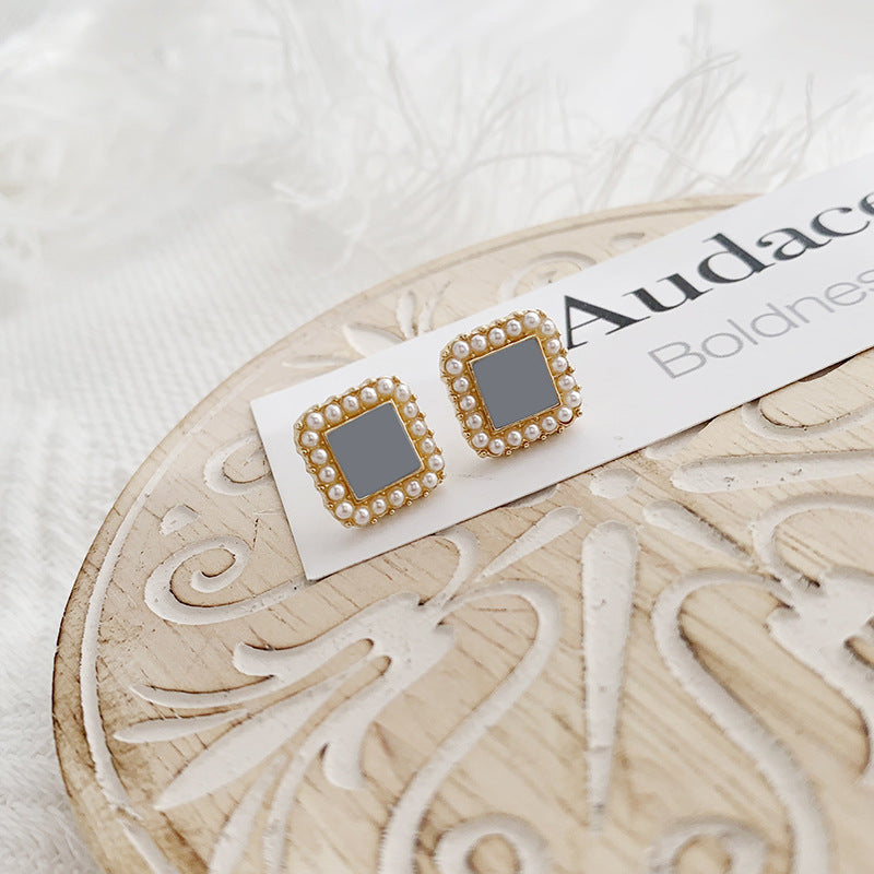 Trendy Small Blue Square Clip on Earrings No Piercing Vintage Gentle Baroque Pearl Ear Clip Earrings Without Ear Hole for Women