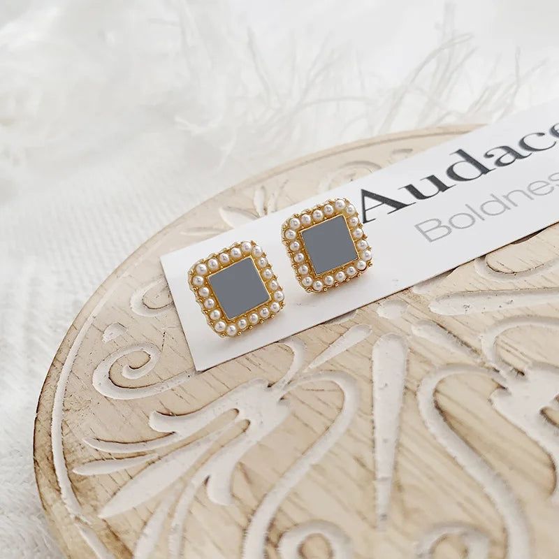 Trendy Small Blue Square Clip on Earrings No Piercing Vintage Gentle Baroque Pearl Ear Clip Earrings Without Ear Hole for Women