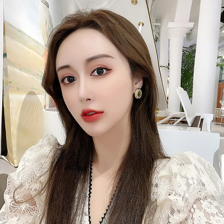 Vintage Korean Green Opal Clip on Earrings for Women No Pierced Ears French Retro Baroque Small Resin Round Stone Clip Earrings