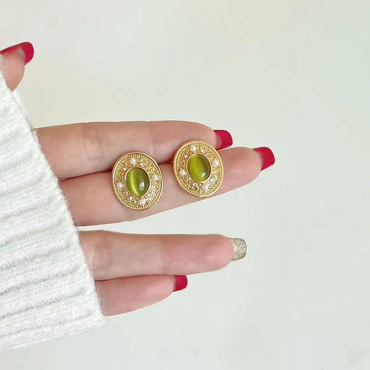Vintage Korean Green Opal Clip on Earrings for Women No Pierced Ears French Retro Baroque Small Resin Round Stone Clip Earrings