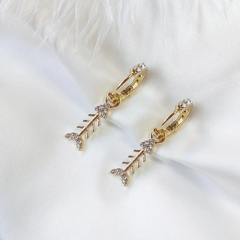 Punk Girl Earrings 2021 Fashion New Earrings Wild Net Red Shiny Crystal Fish Bone Earrings Cute Women's Clothing Sale Pendientes