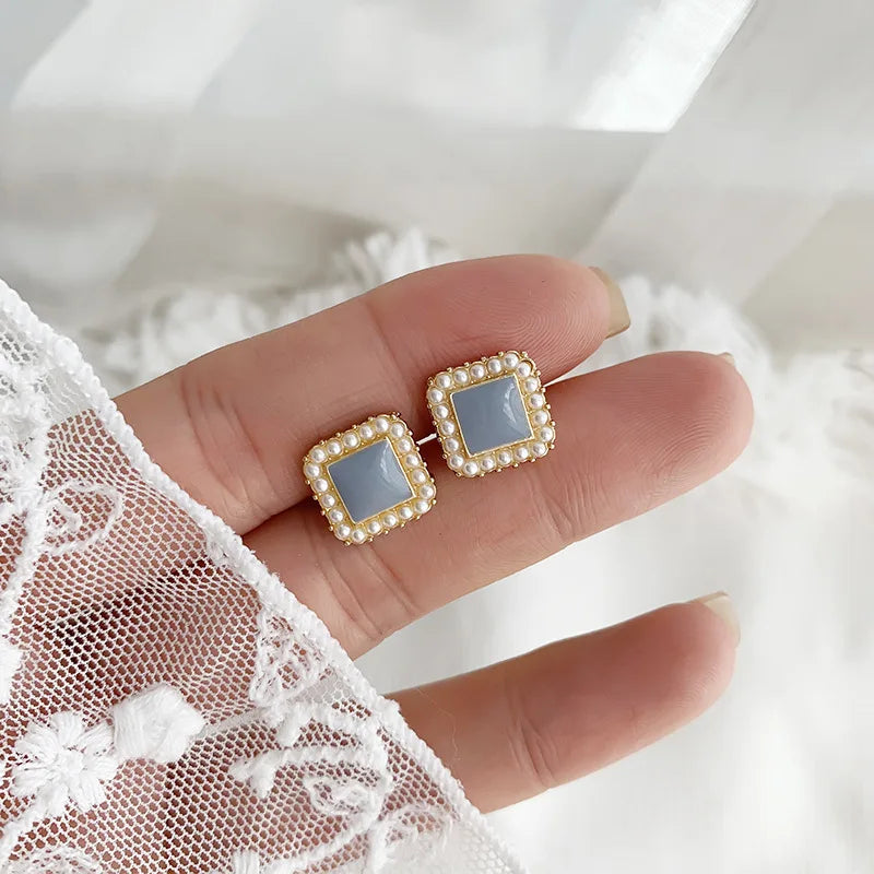 Trendy Small Blue Square Clip on Earrings No Piercing Vintage Gentle Baroque Pearl Ear Clip Earrings Without Ear Hole for Women