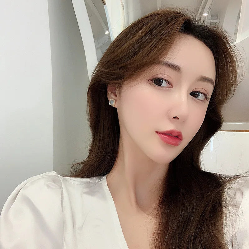 Trendy Small Blue Square Clip on Earrings No Piercing Vintage Gentle Baroque Pearl Ear Clip Earrings Without Ear Hole for Women