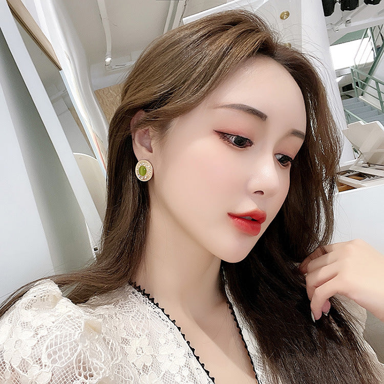 Vintage Korean Green Opal Clip on Earrings for Women No Pierced Ears French Retro Baroque Small Resin Round Stone Clip Earrings