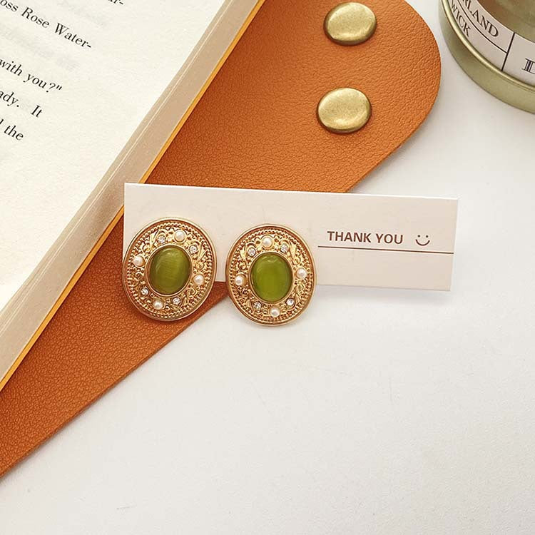 Vintage Korean Green Opal Clip on Earrings for Women No Pierced Ears French Retro Baroque Small Resin Round Stone Clip Earrings