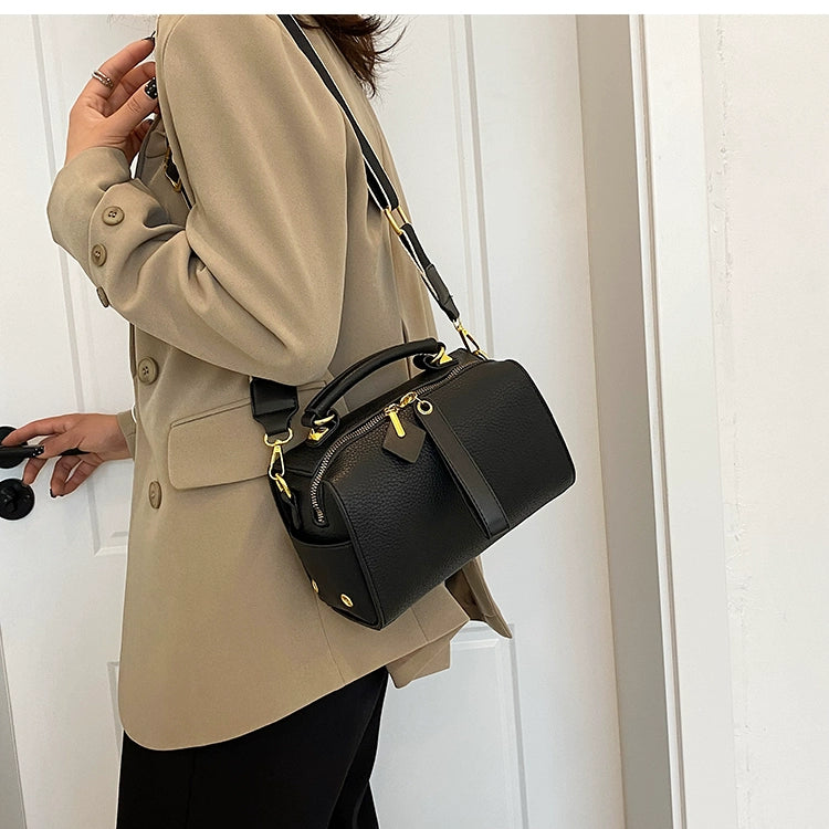 Thick Chains Crossbody Bag For Women 2023 New Luxury High Quality Brown Black Khaki Mini Square Hand Bags