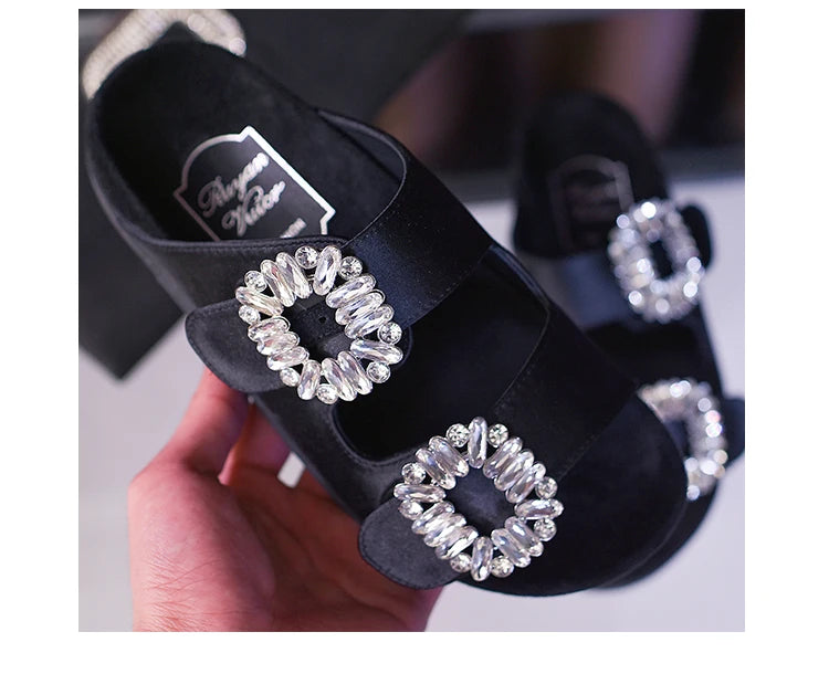 New Trend Women's Slippers Outside 2022 Women's Rhinestone Side Buckle Open Toe Bicyclic Flat-Bottomed Sandals Slippers Girls