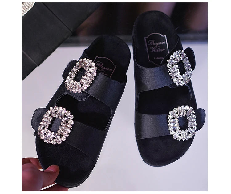 New Trend Women's Slippers Outside 2022 Women's Rhinestone Side Buckle Open Toe Bicyclic Flat-Bottomed Sandals Slippers Girls