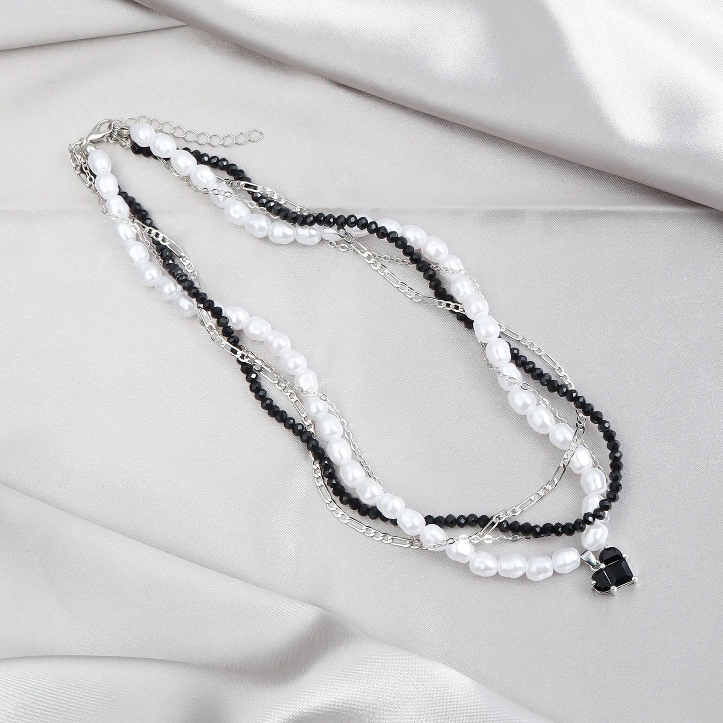 Y2K Heart Beaded Necklace Women Boho Crystal Class Gravel Clavicle Chain Cool Y2K Choker Exquisite Fashion Jewelry