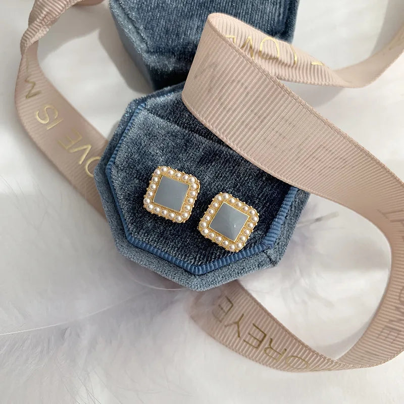 Trendy Small Blue Square Clip on Earrings No Piercing Vintage Gentle Baroque Pearl Ear Clip Earrings Without Ear Hole for Women