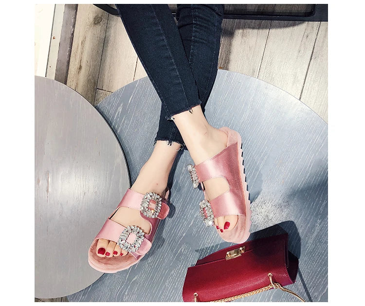 New Trend Women's Slippers Outside 2022 Women's Rhinestone Side Buckle Open Toe Bicyclic Flat-Bottomed Sandals Slippers Girls