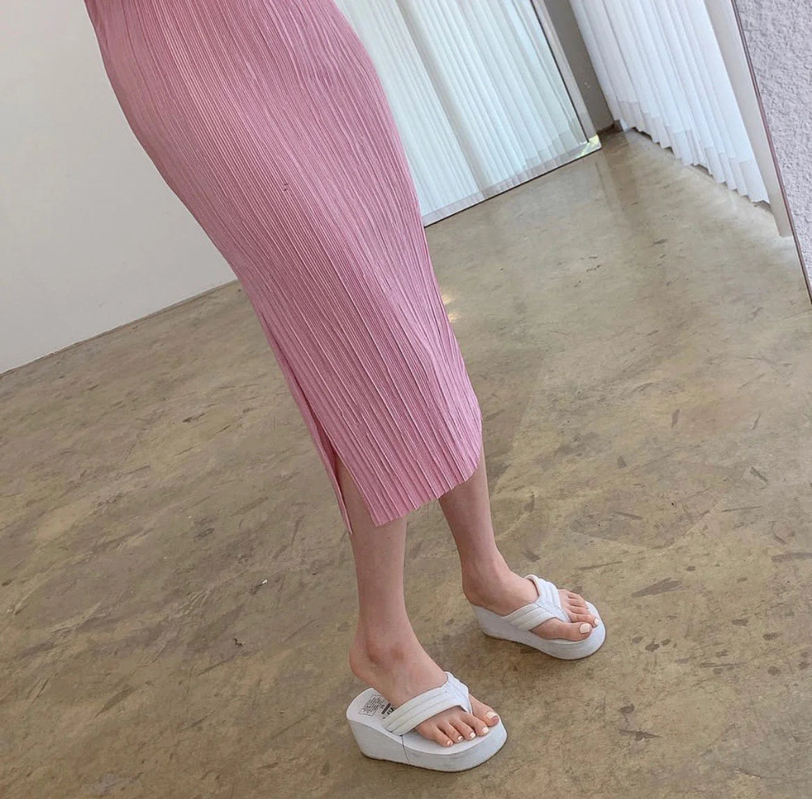 Korean Chic Minimalist Gentle Round Neck Pleated Slim Wrap Hip Short Sleeve Female Dresses 2022 Summer New Style  B560