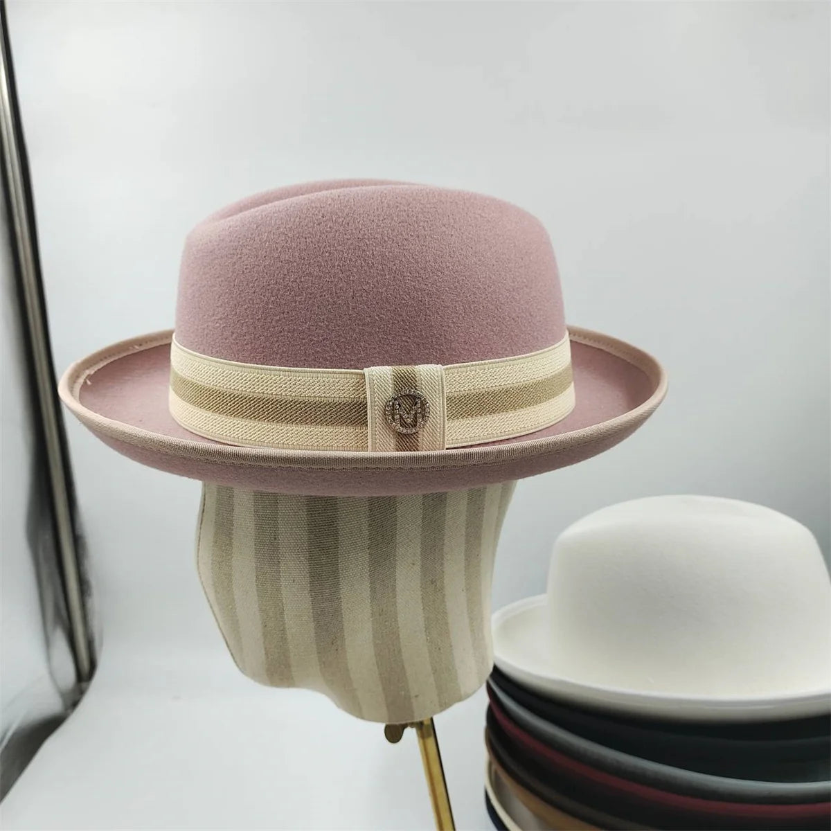 2024 New Fashion Women Men's Fedora Church Roll Up Brim Homburg Jazz Hat Feather Hat Lady Gentleman Gambler Panama Trilby Hat