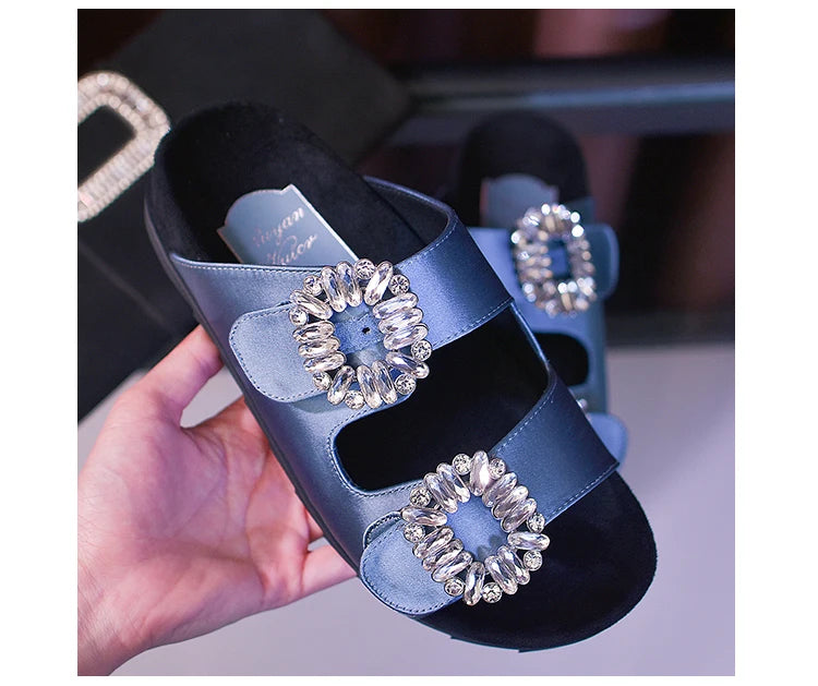 New Trend Women's Slippers Outside 2022 Women's Rhinestone Side Buckle Open Toe Bicyclic Flat-Bottomed Sandals Slippers Girls