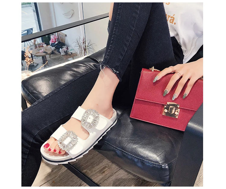 New Trend Women's Slippers Outside 2022 Women's Rhinestone Side Buckle Open Toe Bicyclic Flat-Bottomed Sandals Slippers Girls
