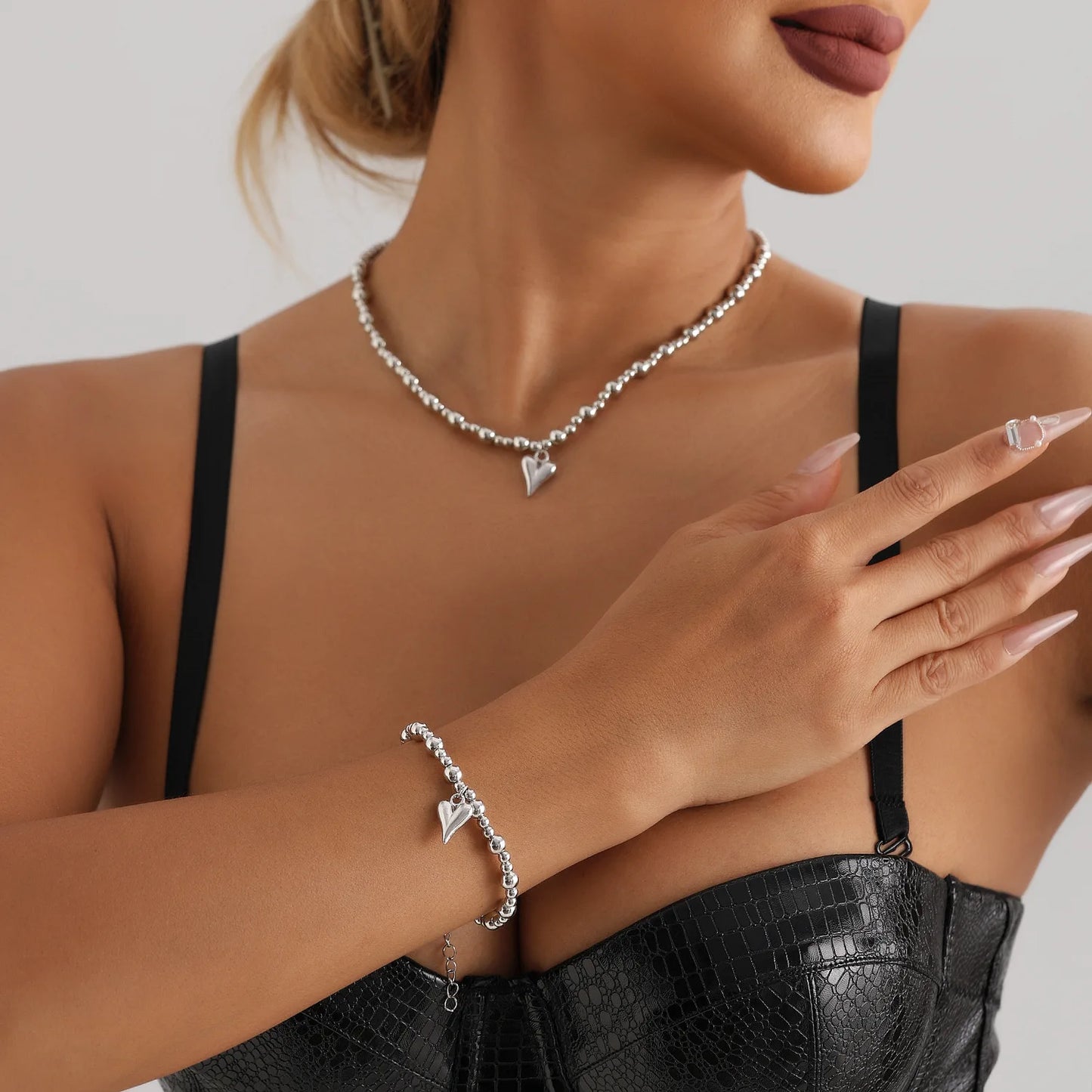 Y2K Heart Beaded Necklace Women Boho Crystal Class Gravel Clavicle Chain Cool Y2K Choker Exquisite Fashion Jewelry