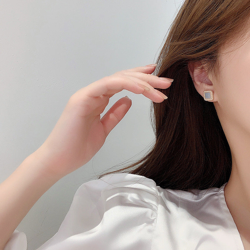 Trendy Small Blue Square Clip on Earrings No Piercing Vintage Gentle Baroque Pearl Ear Clip Earrings Without Ear Hole for Women