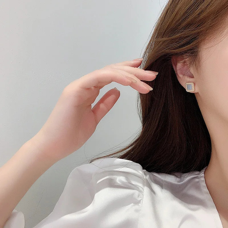 Trendy Small Blue Square Clip on Earrings No Piercing Vintage Gentle Baroque Pearl Ear Clip Earrings Without Ear Hole for Women