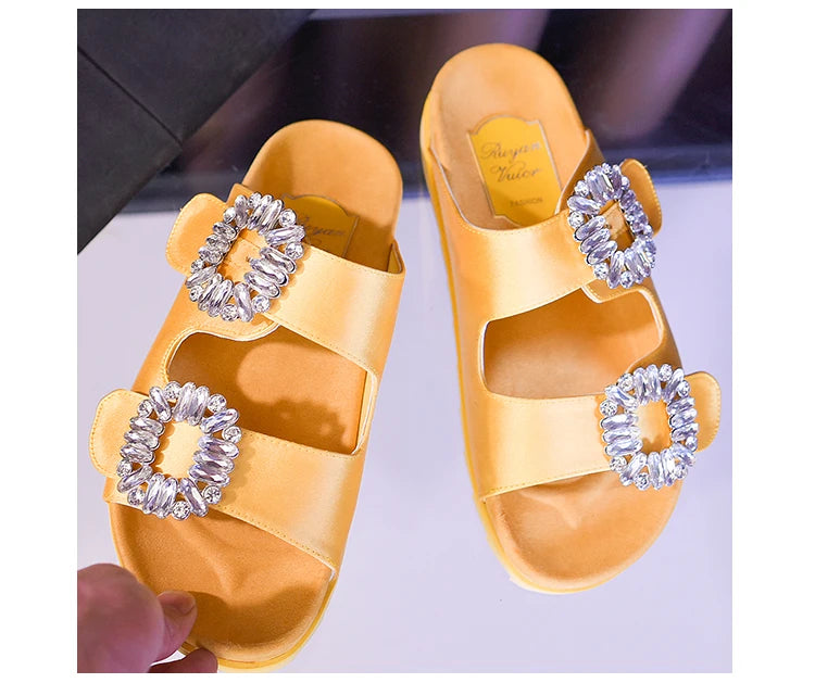 New Trend Women's Slippers Outside 2022 Women's Rhinestone Side Buckle Open Toe Bicyclic Flat-Bottomed Sandals Slippers Girls