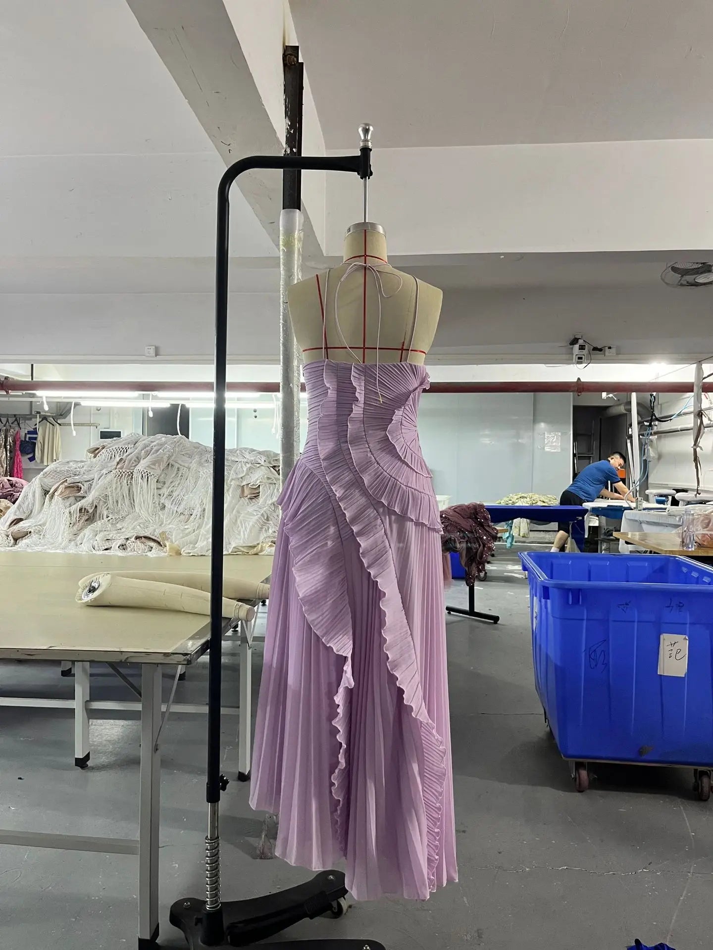 Ruffle ruffles design thin mid-length dress temperament fashion irregular halter women's dress 2025 summer new