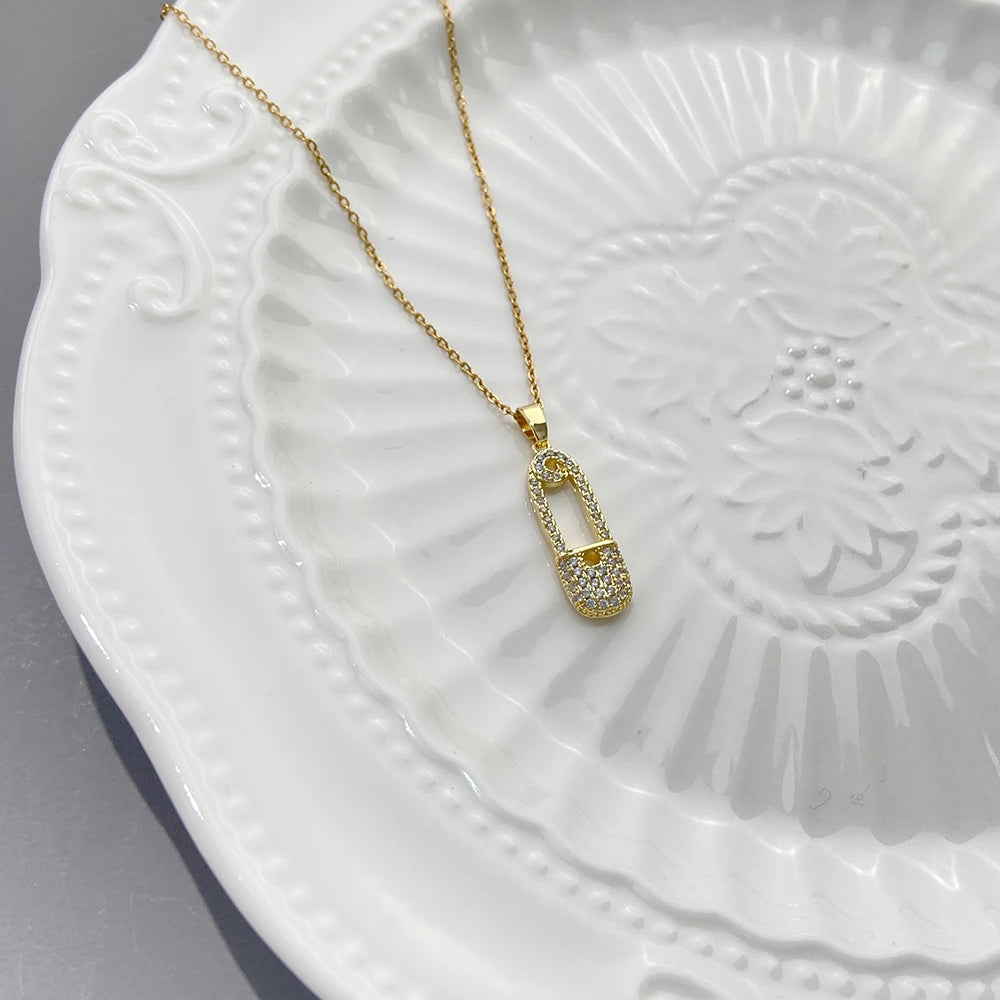 Fashion Safety Paper Pin Clip Pendant Necklace for Women Stainless Steel Exquisite Cubic Zircon Clavicle Chain Girl Jewelry Gift