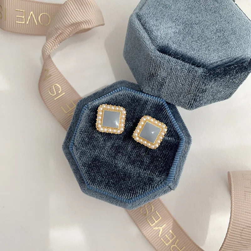 Trendy Small Blue Square Clip on Earrings No Piercing Vintage Gentle Baroque Pearl Ear Clip Earrings Without Ear Hole for Women