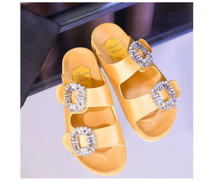 New Trend Women's Slippers Outside 2022 Women's Rhinestone Side Buckle Open Toe Bicyclic Flat-Bottomed Sandals Slippers Girls