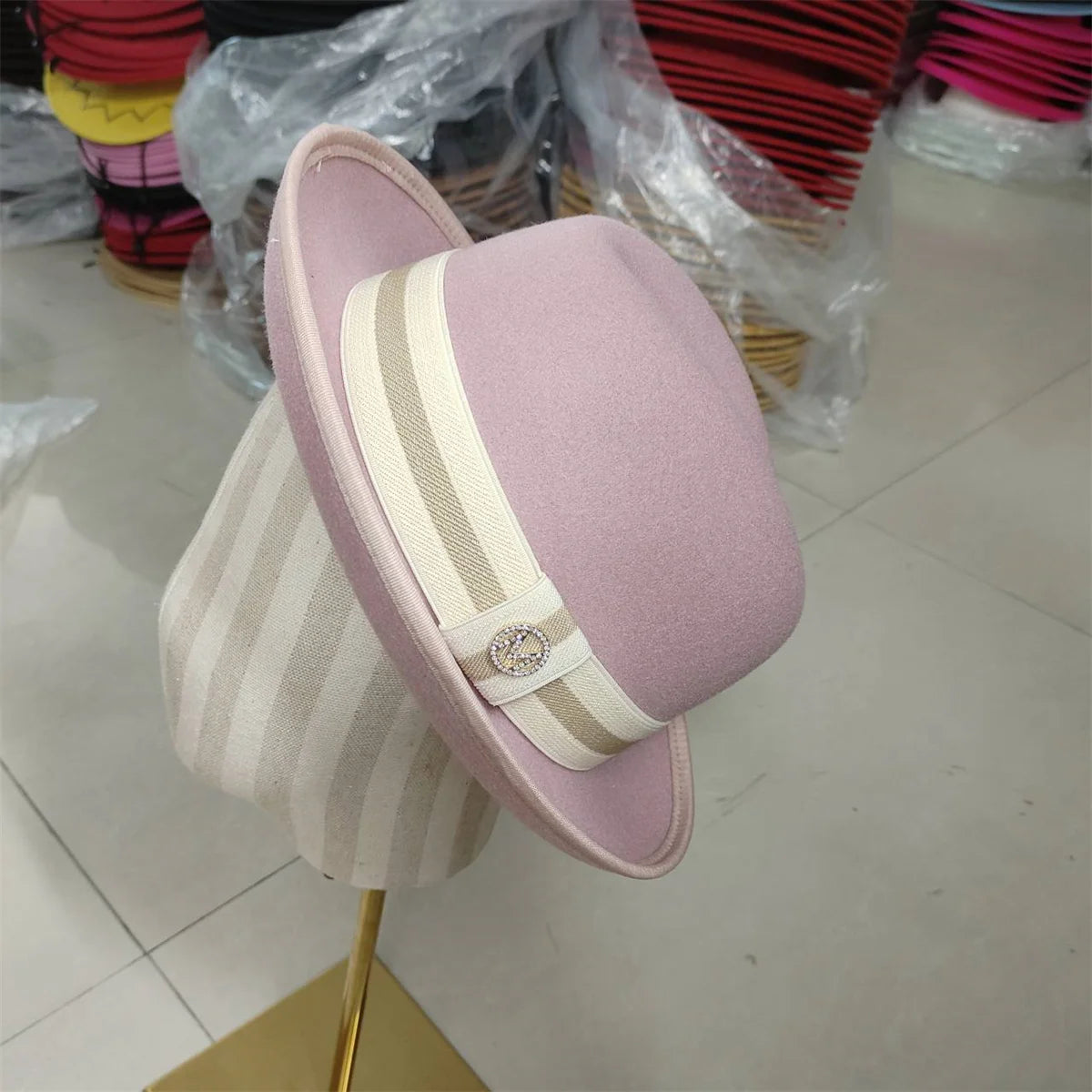 2024 New Fashion Women Men's Fedora Church Roll Up Brim Homburg Jazz Hat Feather Hat Lady Gentleman Gambler Panama Trilby Hat