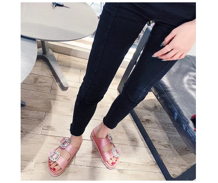 New Trend Women's Slippers Outside 2022 Women's Rhinestone Side Buckle Open Toe Bicyclic Flat-Bottomed Sandals Slippers Girls