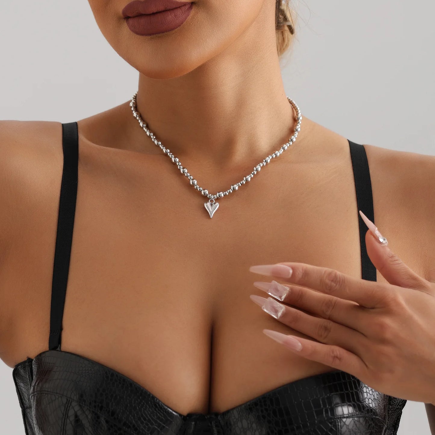 Y2K Heart Beaded Necklace Women Boho Crystal Class Gravel Clavicle Chain Cool Y2K Choker Exquisite Fashion Jewelry