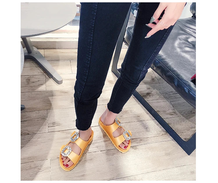 New Trend Women's Slippers Outside 2022 Women's Rhinestone Side Buckle Open Toe Bicyclic Flat-Bottomed Sandals Slippers Girls