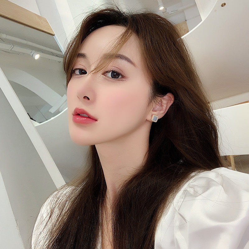 Trendy Small Blue Square Clip on Earrings No Piercing Vintage Gentle Baroque Pearl Ear Clip Earrings Without Ear Hole for Women