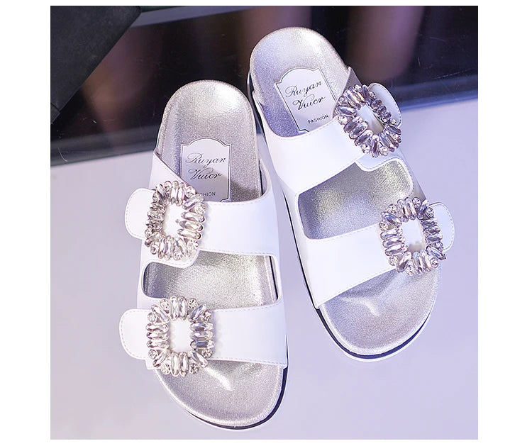 New Trend Women's Slippers Outside 2022 Women's Rhinestone Side Buckle Open Toe Bicyclic Flat-Bottomed Sandals Slippers Girls