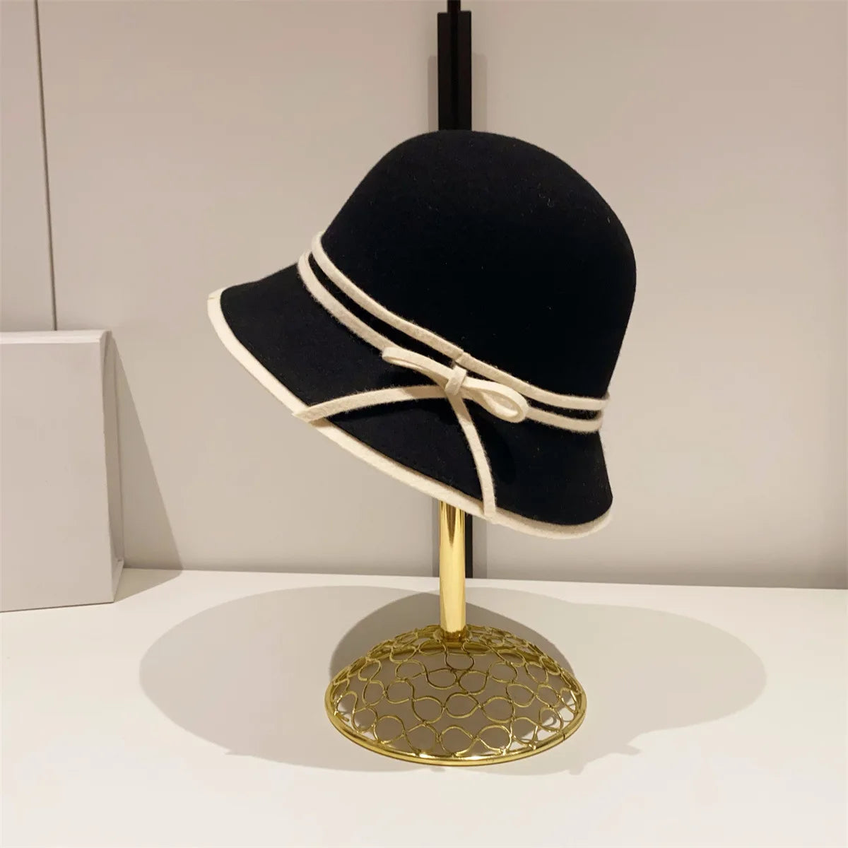 Autumn and Winter 100% Wool Hat Bell Hat Women's French Elegant Retro Hepburn Round Top Big brim Hat