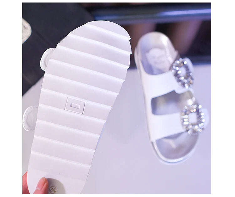 New Trend Women's Slippers Outside 2022 Women's Rhinestone Side Buckle Open Toe Bicyclic Flat-Bottomed Sandals Slippers Girls