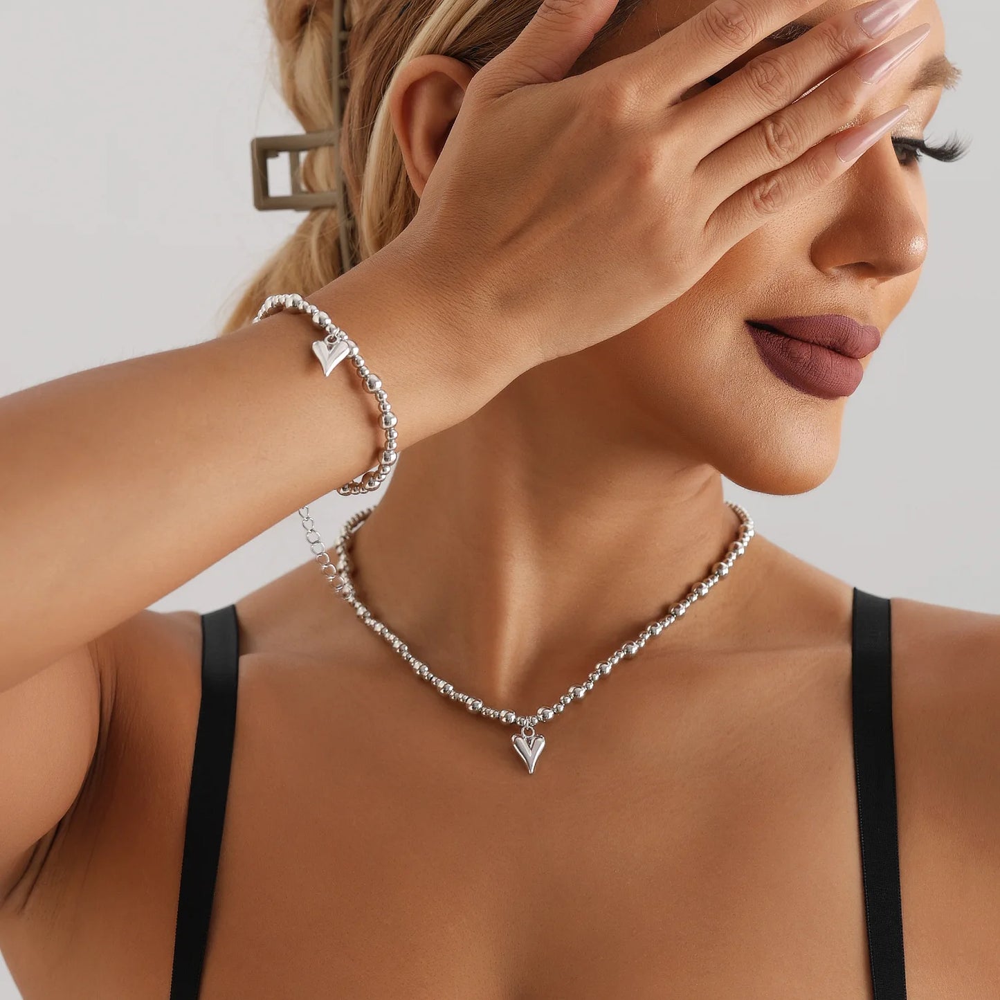 Y2K Heart Beaded Necklace Women Boho Crystal Class Gravel Clavicle Chain Cool Y2K Choker Exquisite Fashion Jewelry