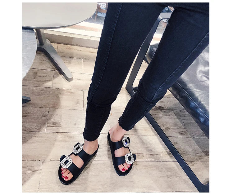 New Trend Women's Slippers Outside 2022 Women's Rhinestone Side Buckle Open Toe Bicyclic Flat-Bottomed Sandals Slippers Girls