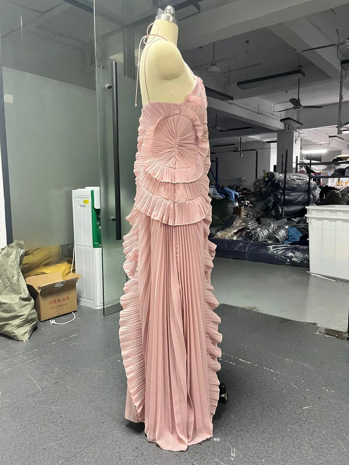 Ruffle ruffles design thin mid-length dress temperament fashion irregular halter women's dress 2025 summer new