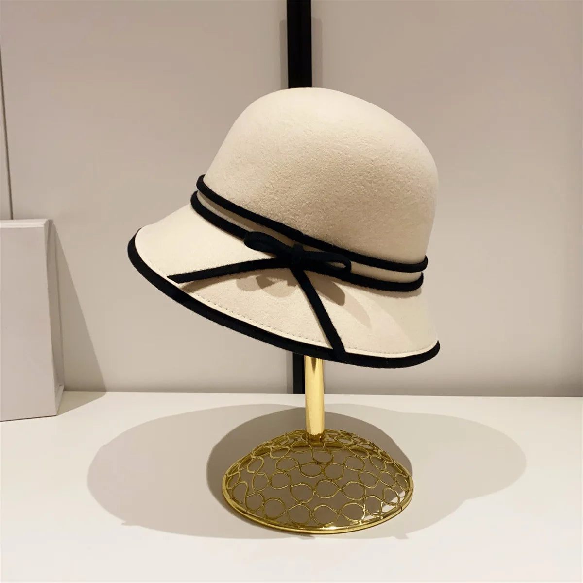 Autumn and Winter 100% Wool Hat Bell Hat Women's French Elegant Retro Hepburn Round Top Big brim Hat